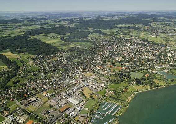 Der Stadtrat lotet nun das Potenzial für den Aufbau eines Start-up-Hubs aus.Luftaufnahme Kreuzlingen