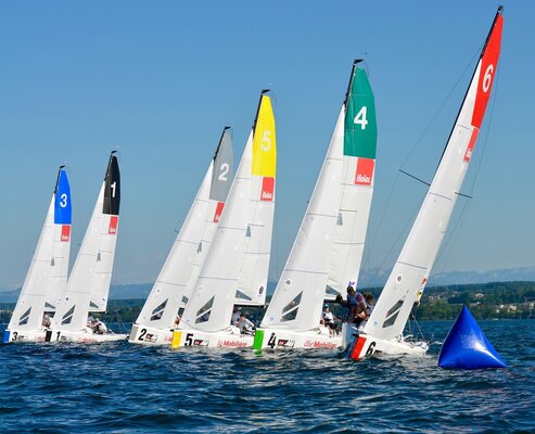 segelyachten-am-start