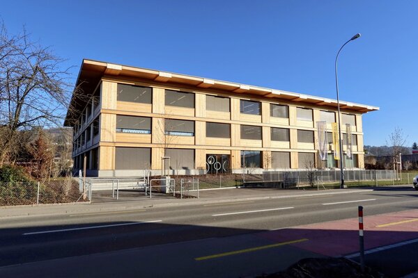 Das neue Schulhaus in Elementbauweise aus Thurgauer Holz.