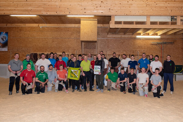 bild-1_ubergabe-ehrengabe_schwingklub-rottal