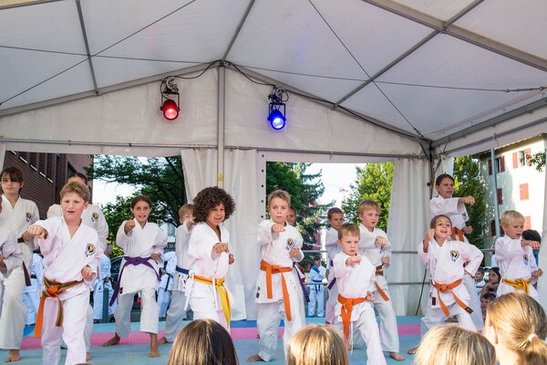 redwebL?wenstrassenfest 2024 Kinder