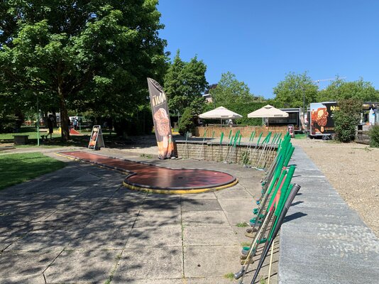 redwebMinigolf Kreuzilngen