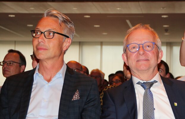 Diplomandinnen und Diplomanden geehrt