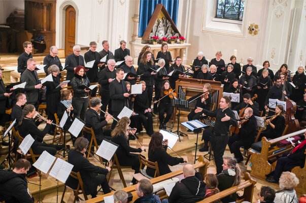 bild-stefanschor-dirigent-orchester-002