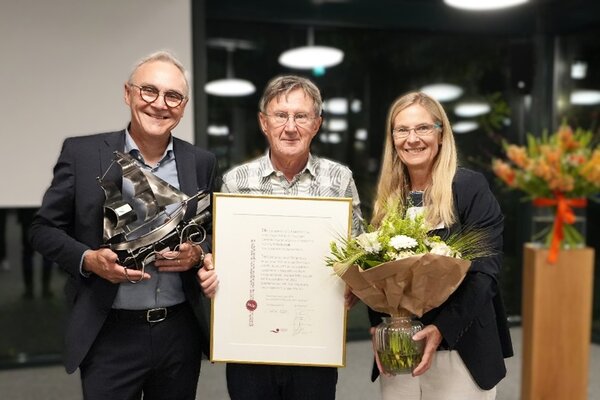 Sylvère Mérillat, Urs Haubensak und Christina Bührer-Keller freuen sich, dass die freundschaftlichen Kontakte erhalten bleiben. ⋌zVg
