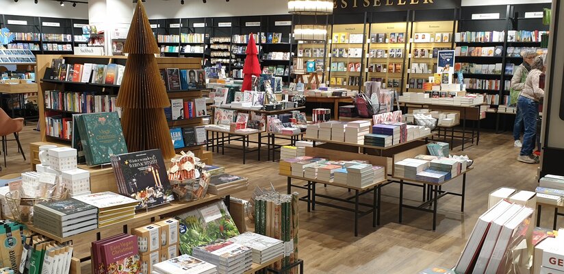 Auf 300 Quadratmetern bietet die Buchhandlung ein breites Spektrum an Literatur.