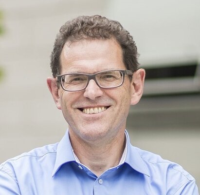 Frauenfeld TG - Regierungsrat Jakob Stark posiert vor dem Regierungsgebäude in Frauenfeld. - 1