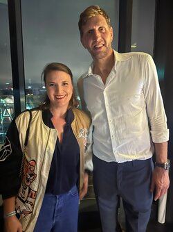 Vera Reeh mit Dirk Nowitzki