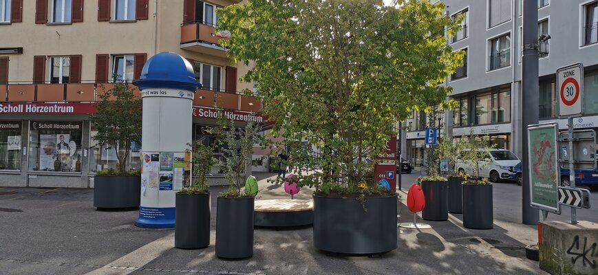 Die zweite Stadt-Insel wurde vor dem Einkaufszentrum Karussell installiert.