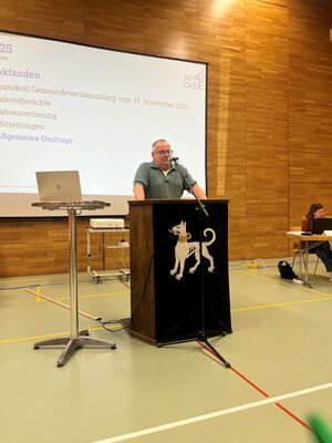 Eine Erklärung, warum die Lehrpersonen gekündigt haben, gab Sekundarschulpräsident Antonio Basile nicht. Das sei kein Thema für eine Gemeindeversammlung. ⋌brü