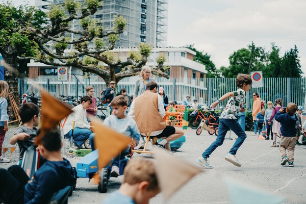 Auf dem Programm im Kult-X am 30. Mai stehen: Flohmarkt, Kinder-Olympiade, Kleidertausch, Essen, Drinks, Tanzperformances und eine Versteigerung. ⋌Bild: IDSK