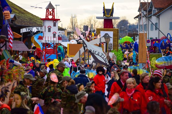 Der grosse Umzug startet am Sonntag um 14.01 Uhr in Ermatingen. ⋌zVg
