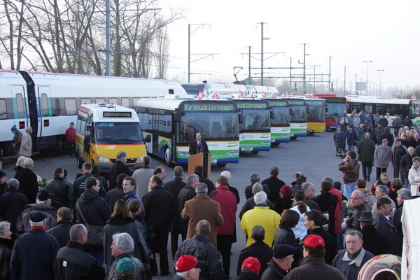 redwebPr?sentation der neuen BAMBUS-Flotte im Dezember 2004