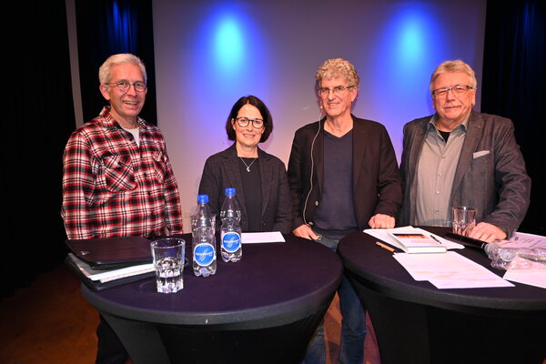 redwebpodium