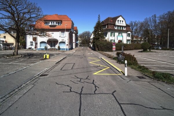 redwebBushaltestelle Dufourstrasse