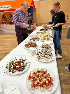 redwebNeuzuz?geranlass_Buffet