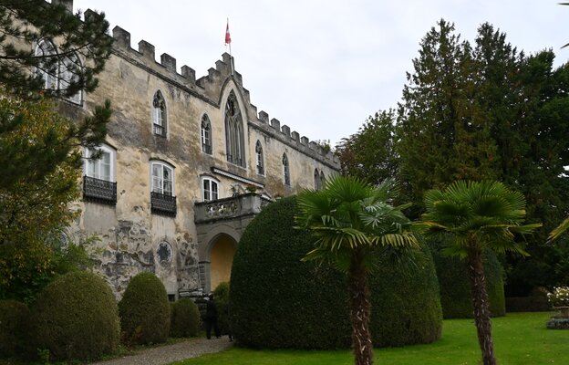 schloss-aussen