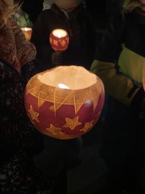 251127_bericht-rabenlichterumzug-bild - 1