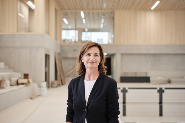 Schulpräsidentin Seraina Perini Allemann und Stadtrat Daniel Moos.