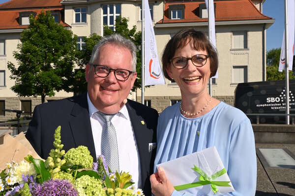 wahlfeier-front