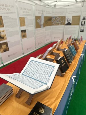 Ausstellung zum «friedlichen» Islam. ⋌zVg