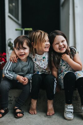 Wollen Sie Kinder-Yoga unterrichten? ⋌zVg