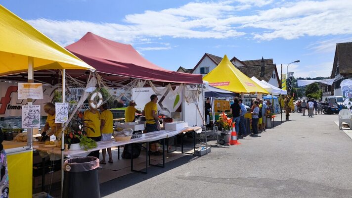 In diesem Jahr findet das Weinfest Ermatingen bereits zum 30. Mal statt. In diesem Jubiläumsjahr wird daher am Freitag und Samstag auf der Stedi gefeiert. ⋌zVg